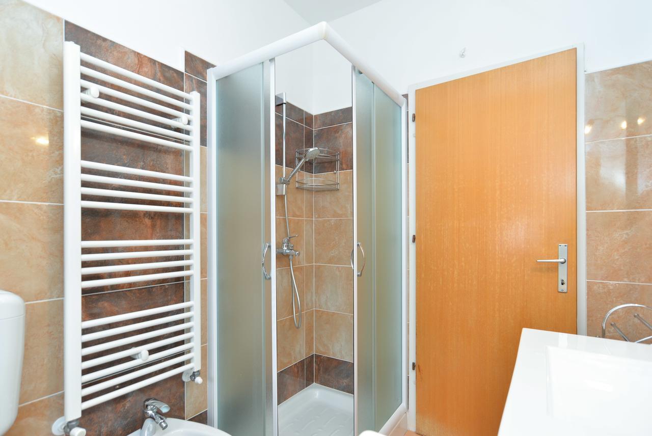 Apartment & Room Tanja 1552 普拉 外观 照片